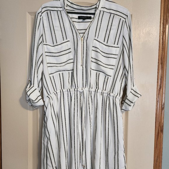Lightweight Dress Dynamite Size Large - Picture 1 of 7